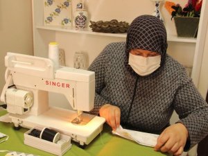 Maske dikerek psikolojik ve ruhsal problemlerinden kurtuluyorlar