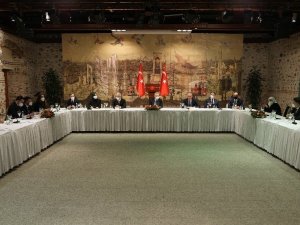Cumhurbaşkanı Erdoğan: "Kendisini yenilemeyen, kadrolarını güncellemeyen statükoya mahkum olur"