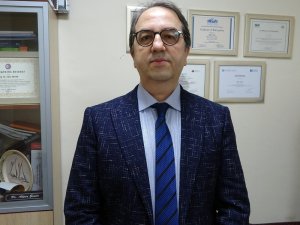 Prof. Dr. Şener: "Dalgalanmaları önlemek için 2 metodumuz var; aşı ile maske, mesafe ve hijyen"