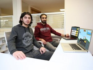 Daha ikinci sınıfta kendi ofisini kurdu ikinci ödülünü aldı