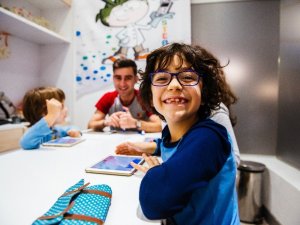 ’’Yeni nesil anne babalar, çocuklardan önce dijital okuryazar olmalı’’