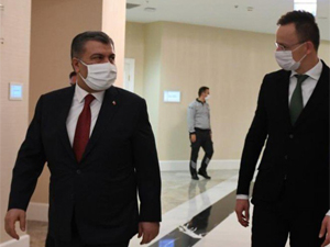 Bakan Koca, Macaristan Dışişleri ve Dış Ticaret Bakanı Szijjarto ile görüştü