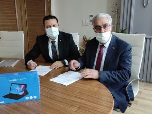 TOBB ve STO’dan öğrencilere klavyeli tablet desteği