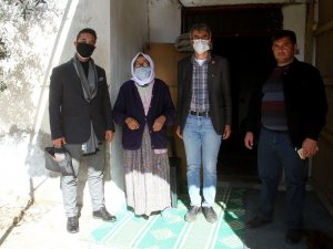 Muğla’da ihtiyaç sahibi kadının yardım mutluluğu