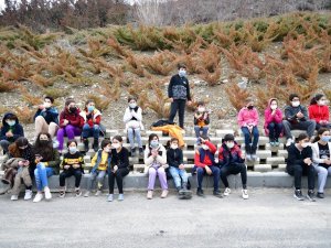 Mamaklı çocuklar hem spor yaptı hem eğlendi
