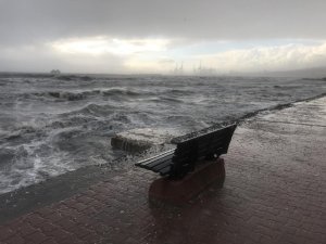 Meteoroloji İstanbul’u ‘sarı’ kodu ile yardı: Fırtına geri dönüyor