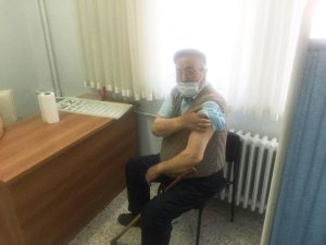 Burhaniye’de 75 yaş üzeri vatandaşlar aşılandı