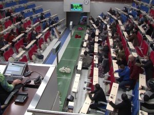 14 Şubat öncesi çiçek mezatında yoğunluk