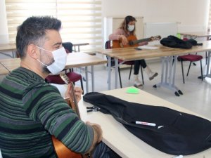 Çankaya Evleri’nde kurslar pandemi önlemleriyle devam ediyor