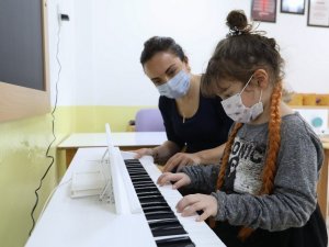 Buca Belediyesi tam zamanlı kreşleri hizmete açıyor