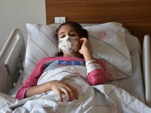 Karaciğerinden 20 santimetre çapında kist alındı