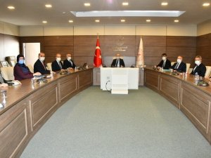 Vali Dağlı: "Virüse karşı hassasiyet ve fedakarlık ile en kısa sürede başarıyla çıkacağımıza inanıyorum"