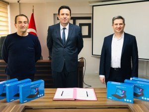 ÖTO’dan ihtiyaç sahibi öğrencilere klavyeli tablet