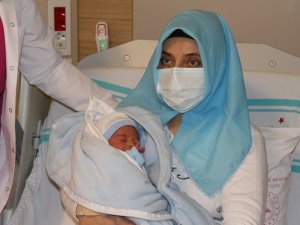 Erzurum Şehir Hastanesi’nde ilk kez suda doğum gerçekleşti