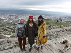 Bergama ünlü modacının tasarımlarına ilham kaynağı oldu