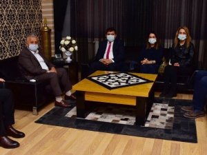 Başkan Zeybek: “Şehir merkezinde de Kadın Kültür Evi oluşturmak istiyoruz”