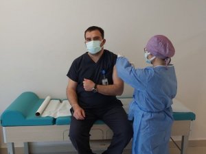 Edirne’de sağlık çalışanlarına ikinci doz aşı uygulaması başladı