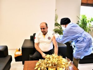 Nevşehir Sağlık İl Müdürü Ünlübay, ikinci doz aşısını yaptırdı