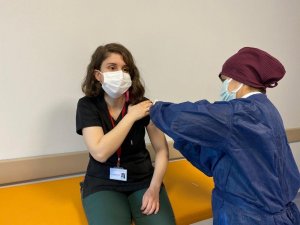 Malatya’da sağlıkçılara 2. doz aşıları vurulmaya başlandı