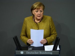 Merkel geri adım attı, Paskalya kısıtlamalarını durdurdu