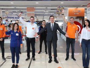 Teknosa, ‘Teknoloji Perakendeciliği’ ve ‘Anchor Mağaza’da yine 1 numara oldu