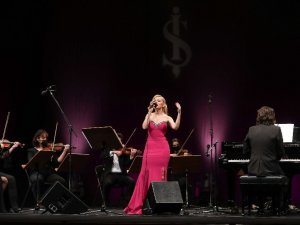 14 Şubat’ta ’Zamansız Aşk Şarkıları’ İş Sanat’ta