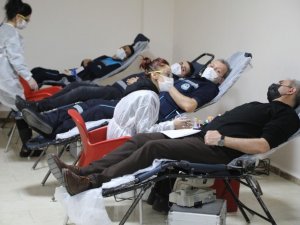 Belediye personeline Kızılay’a kan desteği