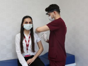 Özel Denizli Cerrahi Hastanesi’nde ikinci doz aşılar uygulandı