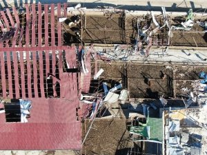 Hortum Alaçatı’da bir çiftliği yerle bir etti