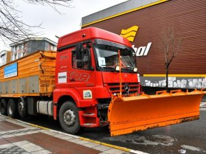 Beklenen şiddetli kar yağışı öncesi ekipler teyakkuza geçti