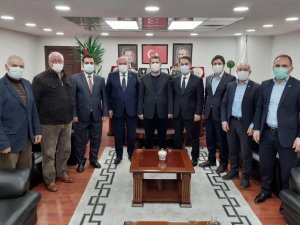 AK Parti’den esnaf ve STK ziyareti