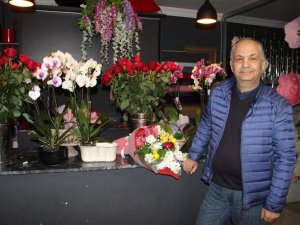 Çiçekçilerde 14 Şubat yoğunluğu erken başladı