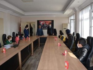 Vakıflar Bölge Müdürlüğünden Selendili öğrencilere tablet