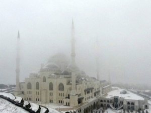 Beyaza bürünen Çamlıca Camii havadan görüntülendi