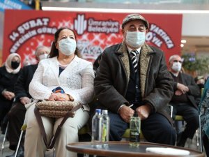 Ümraniye’de 40 yıllık evli çiftler bir araya geldi