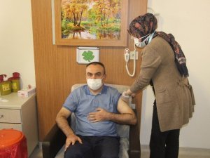 Kilis’te protokol üyeleri korona aşısı oldu