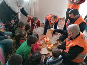 İyilik İçin Derneği’nden kısıtlamada çocuklara doğum günü sürprizi