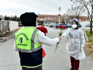14 Şubat’ta Başkent’te sağlık çalışanlarına kırmızı gül