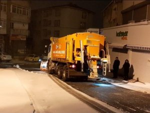 Maltepe Belediyesi 250 kişilik ekibiyle kar nöbetine başladı