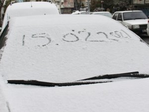 Ankara’da beklenen kar yağışı başladı