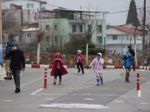 İzmir’de yüz yüze eğitim yeniden başladı