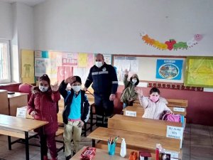 Toroslar’da yüz yüze eğitimin başladığı okullar dezenfekte edildi