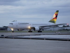 Zimbabve, Çin’den ilk aşı teslimatını aldı