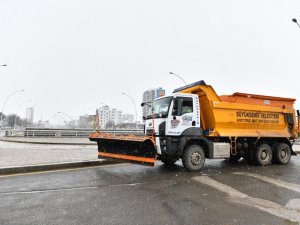 Başkent’te kar teyakkuzu: Ekipler 7/24 sahada, çalışmalar canlı yayında