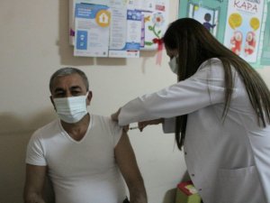 Başkan Kaplan, korona aşısını oldu