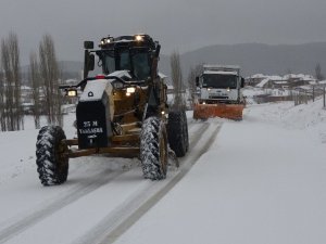 Uşak’ta kar yağışı etkisini gösterdi