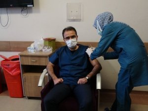 Çankırı Valisi Covid-19 aşısı oldu