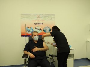 BBP Genel Başkanı Destici Covid-19 aşısı oldu