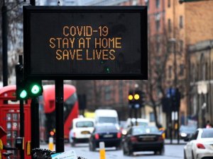 İngiltere’de son 24 saatte Covid-19’a bağlı 230 can kaybı