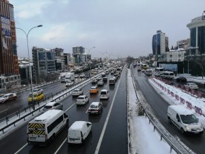 İstanbul’da sabah saatlerinde trafik yoğunluğu